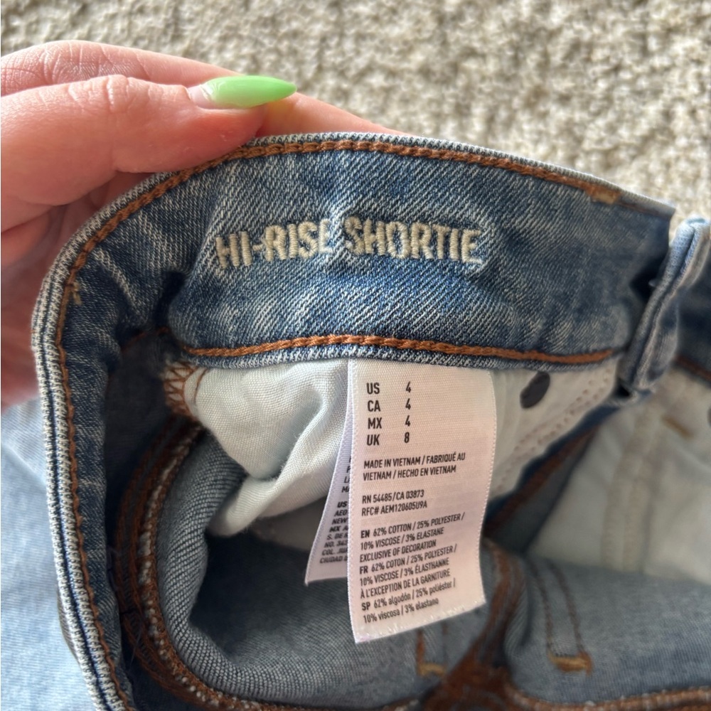 American Eagle Hi-Rise Jean Shortie - Picture 5 of 5